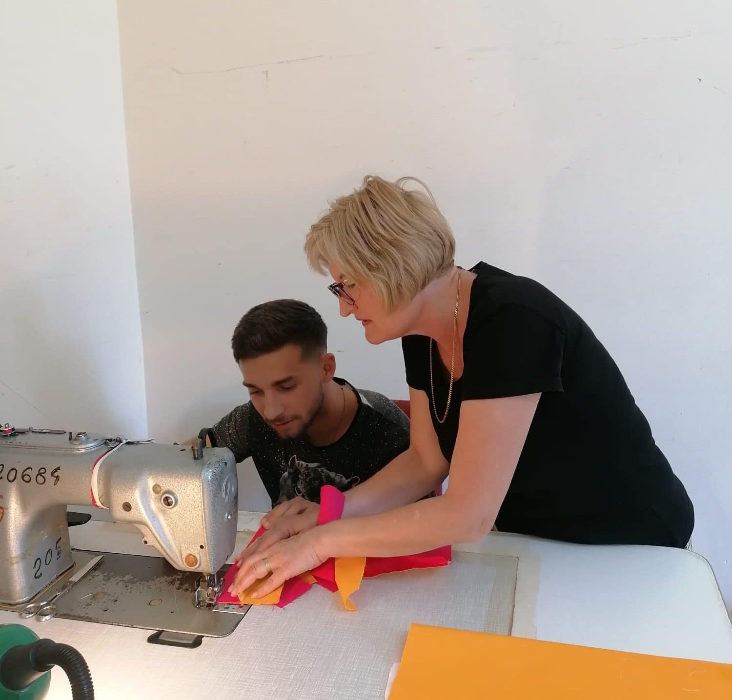 Prezentare activitate Emmaus Program de insertie pentru tineri in dificultate